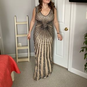 Long formal gown, size 6, never worn